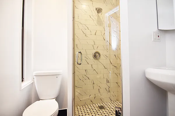 Rented by Bohemia Realty Group | media 36