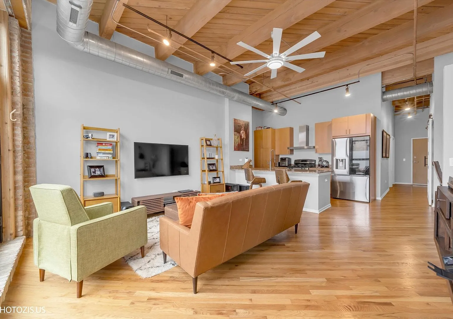 2 bed, 1.5 bath, 952 sqft, $4,495 — Photo 3