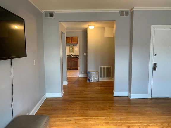 4th image of 2002 W Jarvis Ave APT 3