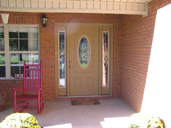 2nd image of 1930 Angus Blvd