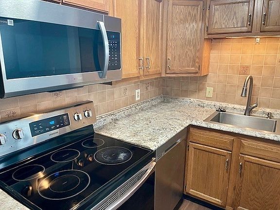 5th image of 616 Boston Post Rd E APT 9