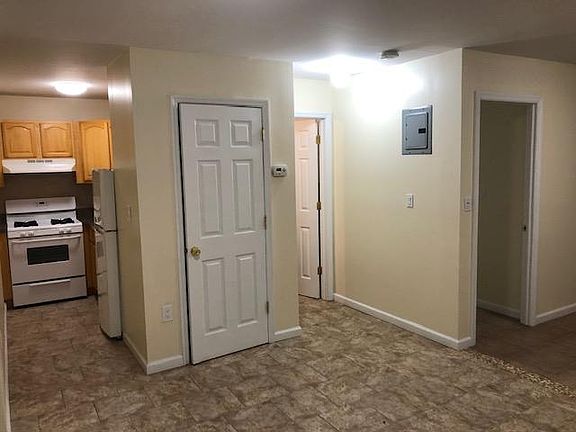 2nd image of 219 Carteret St #2