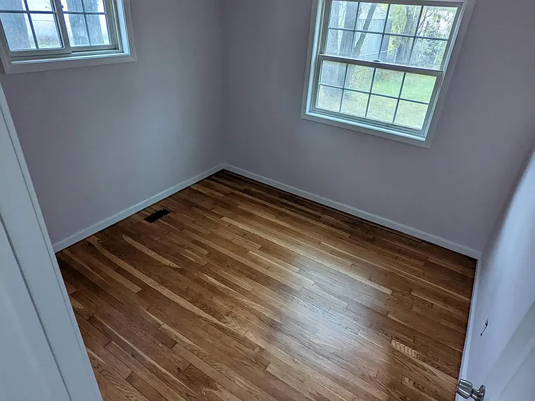 1335 Hunter Ave — Photo 11
