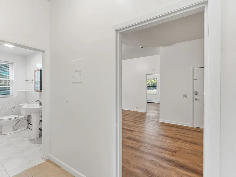 85 Parade St #1R — Photo 12