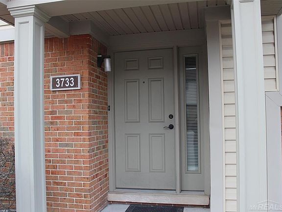 3rd image of 3733 Old Creek Rd