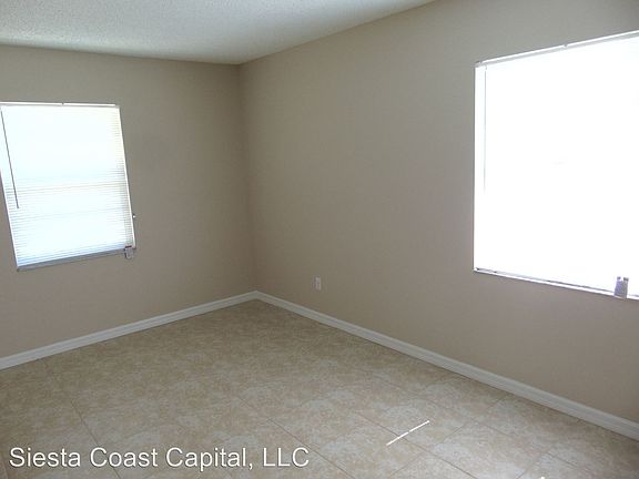 2nd image of 2900 SE 50th Ct APT B