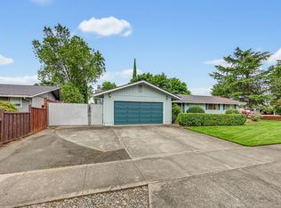 1964 Camellia Ave, Medford, OR 97504