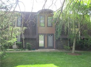 5715 Cresthaven Ln, Toledo, OH 43614