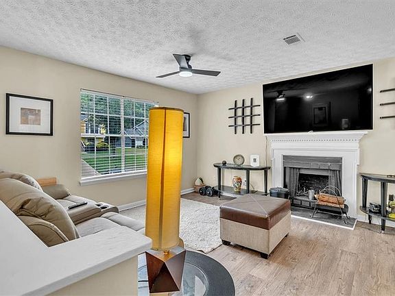 4th image of 5300 Forest Downs Ln