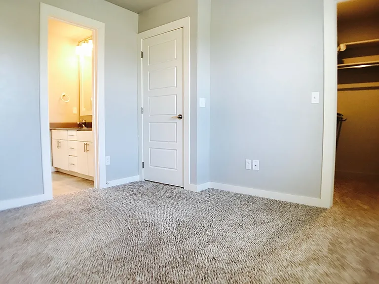 9301 N County Line Rd — Photo 4