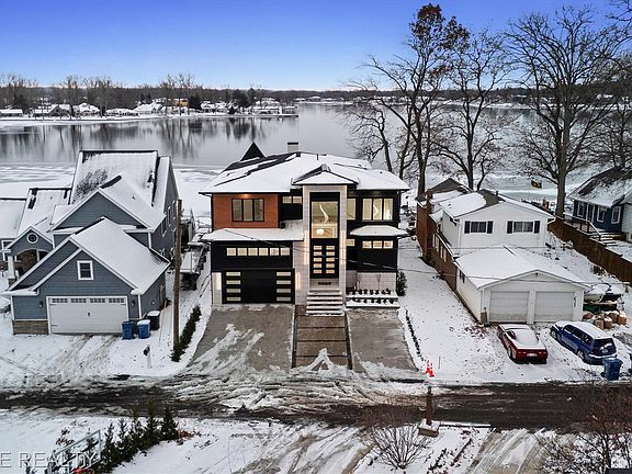 3rd image of 13281 Haddon St