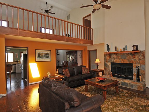 Great Rm w/view of Loft