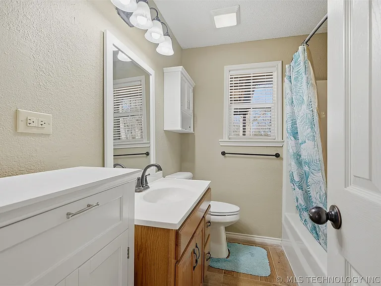 805 Harkey St — Photo 24