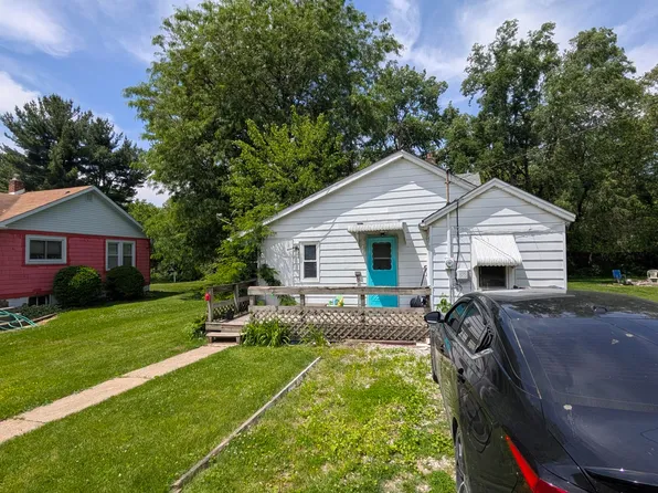405 Maple Ave, Wheeler, IN 46393