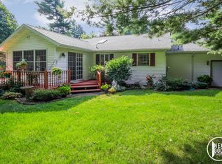 15421 Meadows Dr, Grand Haven, MI 49417
