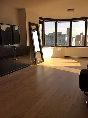 Rented by Thrasher Real Estate | media 14