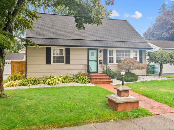 125 Meadowbrook Road, Stratford, CT 06614