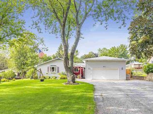 971 Rasmussen Pl, Green Bay, WI 54304