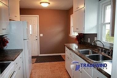 3rd image of 6034 Jersey Ave N