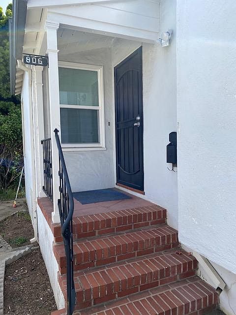 1st image of 806 S Delaware St