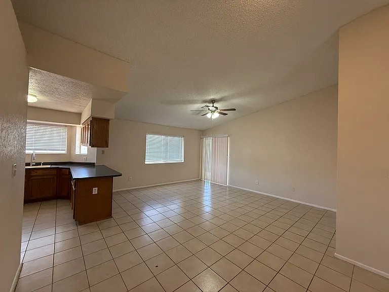 6141 E 40th Pl — Photo 3