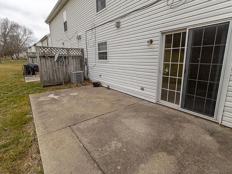 212-214 Nikki Way — Photo 33