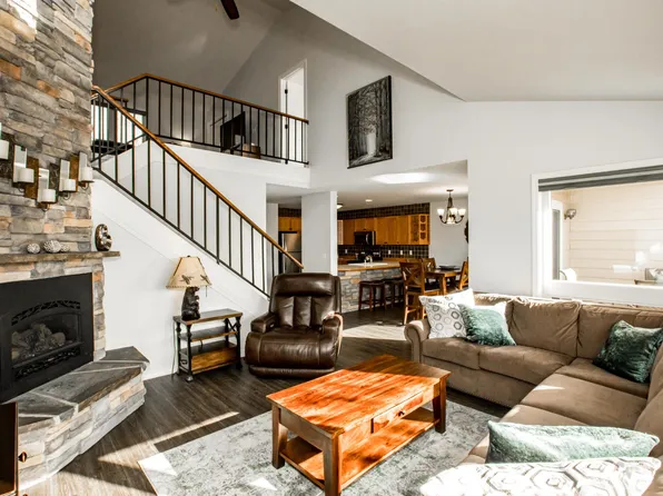 879 Saint Andrews Dr, Columbia Falls, MT 59912