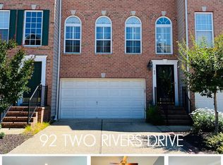 92 Two Rivers Dr, Edgewater, MD 21037