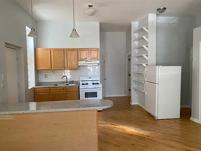 2609 W Potomac Ave #1F — Photo 2