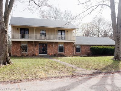 5444 Provincial Rd, Grand Blanc, MI, 48439