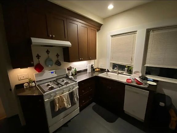 5th image of 47 Calvin St