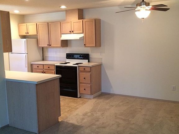3rd image of 408 SW Eaton Blvd APT 114