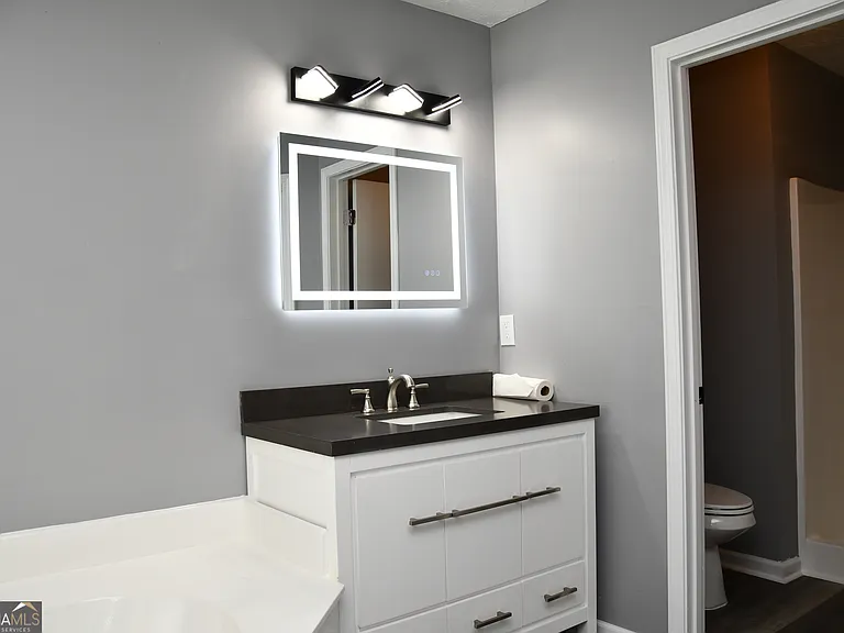 5932 Homestead Cir — Photo 11