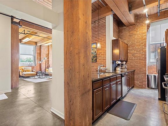 5th image of 712 Broadway Blvd #408