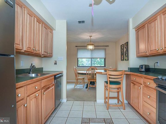 4th image of 4700 Linden Knoll Dr APT 444