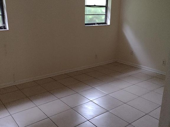 5th image of 6189 SW 48th Ct Floor 6189