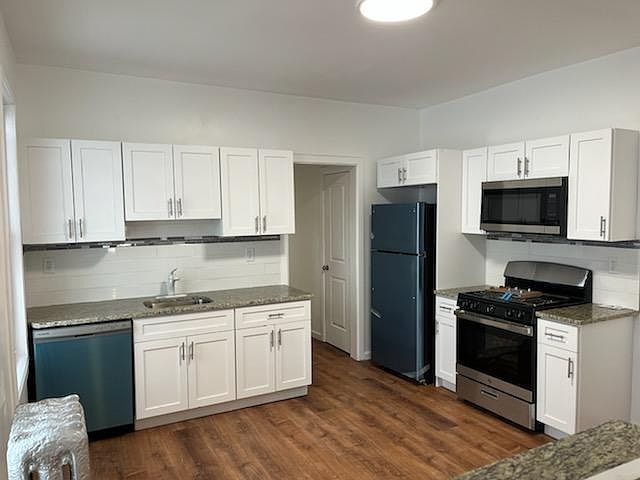 2nd image of 336 Bloomfield Ave #2
