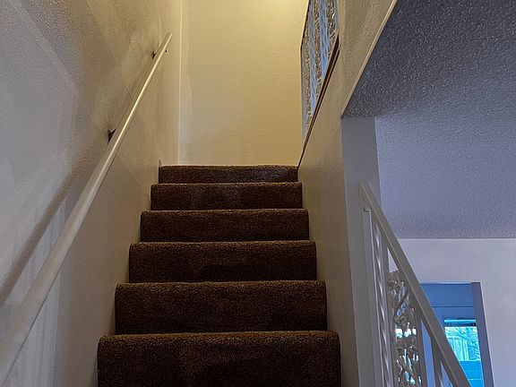 4th image of 1416 Yellowstone Ave