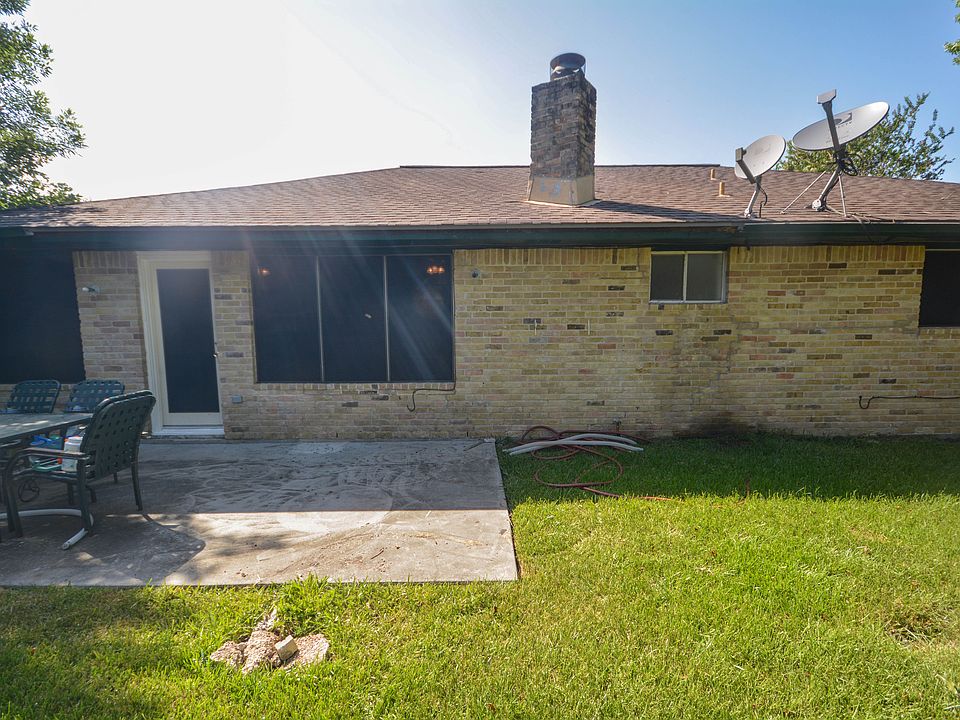 1st image of 1110 Newport Blvd