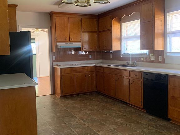 Lots of storage cabinets in kitchen
