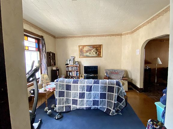 2nd image of 507 Jackson St