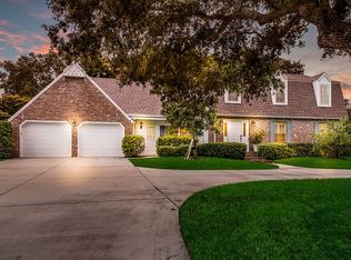 827 Hillcrest Dr, Bradenton, FL 34209