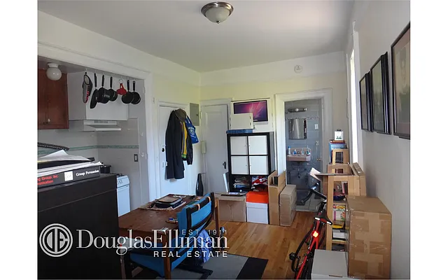 Rented by Douglas Elliman | media 27