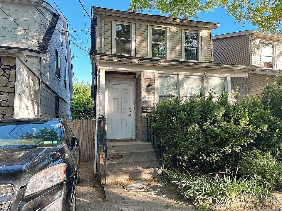 2nd image of 14032 Quince Avenue