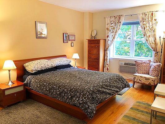 1st image of 117B Underhill Ave #2