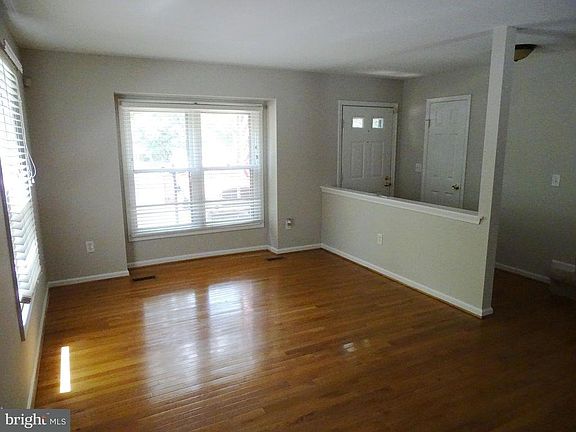 4th image of 10721 Gideon Ct