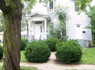 417 N Spring St, Elgin, IL 60120