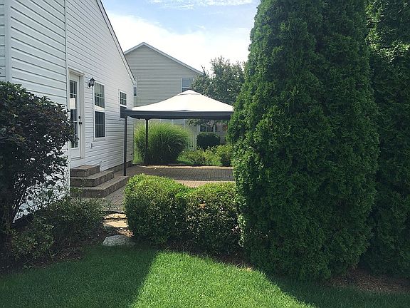 5th image of 18873 Auburn Ln