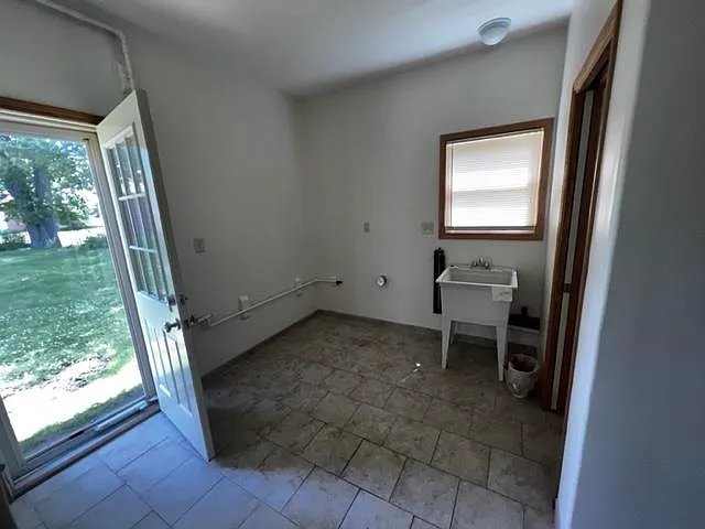 14734 Chamberlain Rd — Photo 15