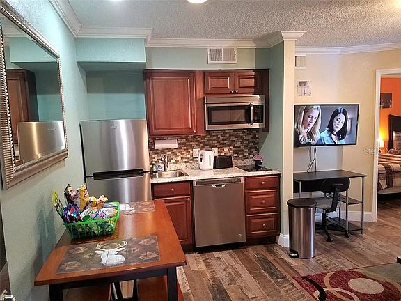 2nd image of 3100 Parkway Blvd #127